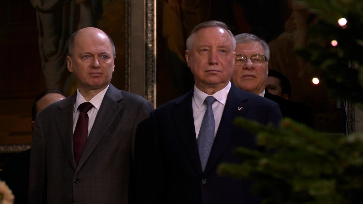 Александр Беглов посетил Рождественское богослужение в Казанском соборе - tvspb.ru