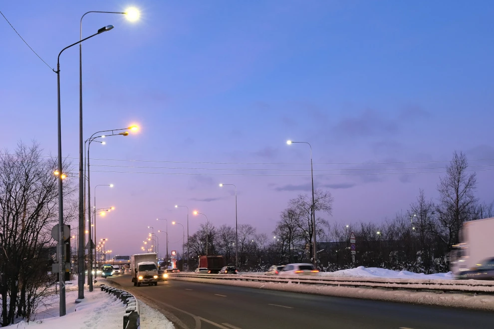 Александр Беглов: 10 километров федеральной трассы М-10 в Пушкинском районе получили современное освещение - tvspb.ru