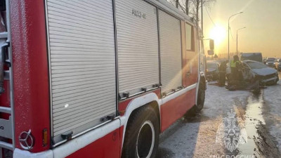 Смертельное ДТП в Гатчинском районе: на трассе Р-23 «Псков» произошло лобовое столкновение автомобилей