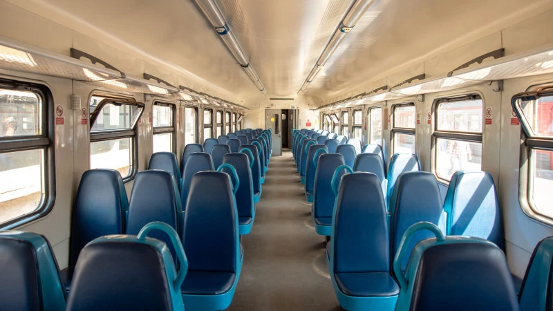 Петербуржец стал фигурантом уголовного дела из-за подобранного в электричке телефона - tvspb.ru