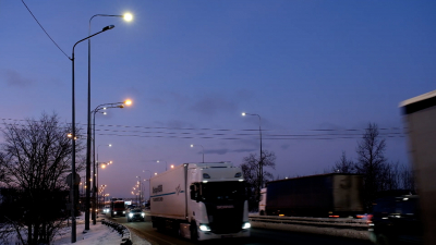 Александр Беглов: 10 километров федеральной трассы М-10 в Пушкинском районе получили современное освещение