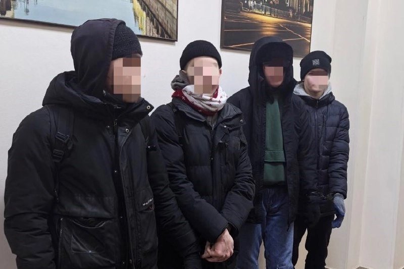 В Петербурге задержали руферов, забравшихся на крышу ЖК в Московском районе - tvspb.ru