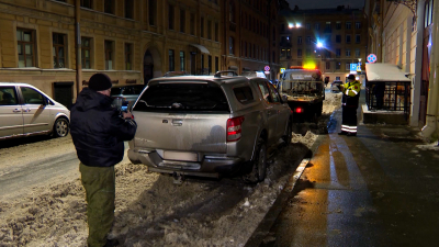 В центре Петербурга провели ночной рейд по зоне платной парковки: автомобили нарушителей эвакуировали
