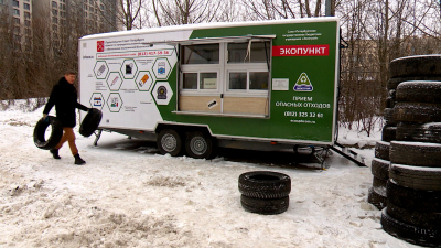 Петербуржцам рассказали, куда можно сдать отслужившие автомобильные покрышки и батарейки