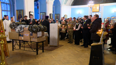 В Андреевском соборе освятили гуманитарный груз, который отправят в зону СВО