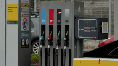 Бензин в Петербурге подорожал на 1,6% за новогодние праздники
