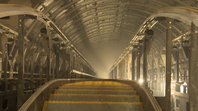 Строители начали сооружение стартового котлована для эскалаторного тоннеля станции «Броневая»