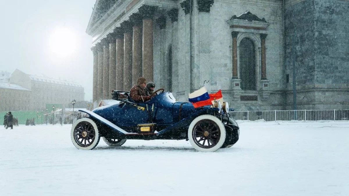 Борис Пиотровский рассказал о завершении съёмок фильма «Битва моторов» - tvspb.ru