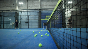 Спорт, доступный для людей разных возрастов и разного уровня физической подготовки. Падел-теннис завоёвывает всё большую популярность