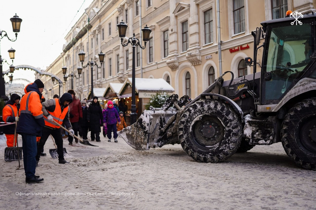 В Петербурге вывезли более 23 тысяч кубометров снега за сутки - tvspb.ru