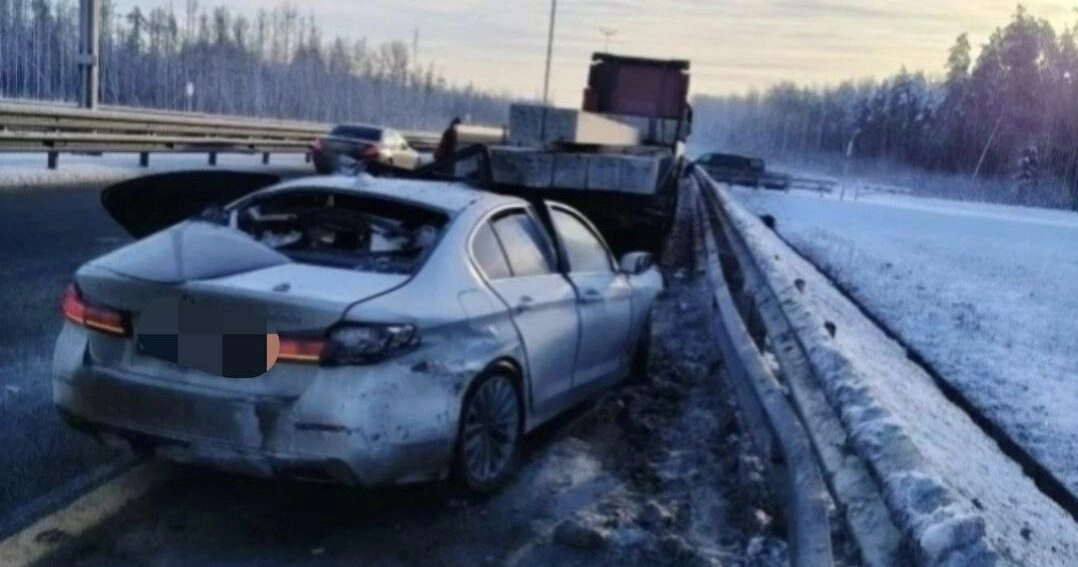Двое погибли в ДТП на трассе М-11 - tvspb.ru
