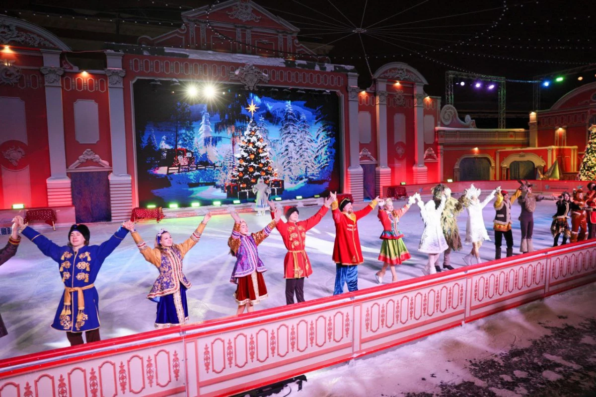 Александр Беглов: Традиционный каток на Конюшенной площади продолжает сезон новогодних чудес - tvspb.ru