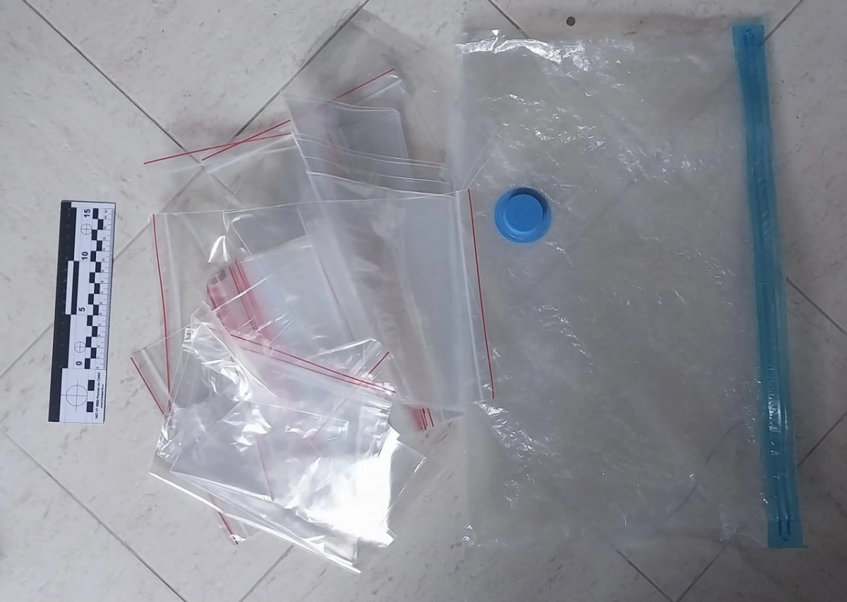 Тайники и криптовалюта: как в Петербурге раскрыли схему сбыта синтетических наркотиков - tvspb.ru