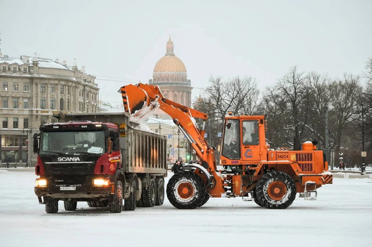 В новогодние праздники с улиц Петербурга вывезли больше 331 кубометра снега - tvspb.ru
