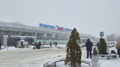 Плохая погода повлияла на работу аэропорта Калининграда – задерживаются рейсы в Петербург и из Петербурга