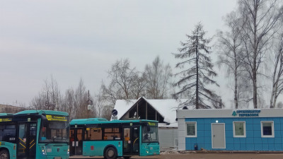С новой отстойно-разворотной площадки на Заречной улице отправились первые автобусы
