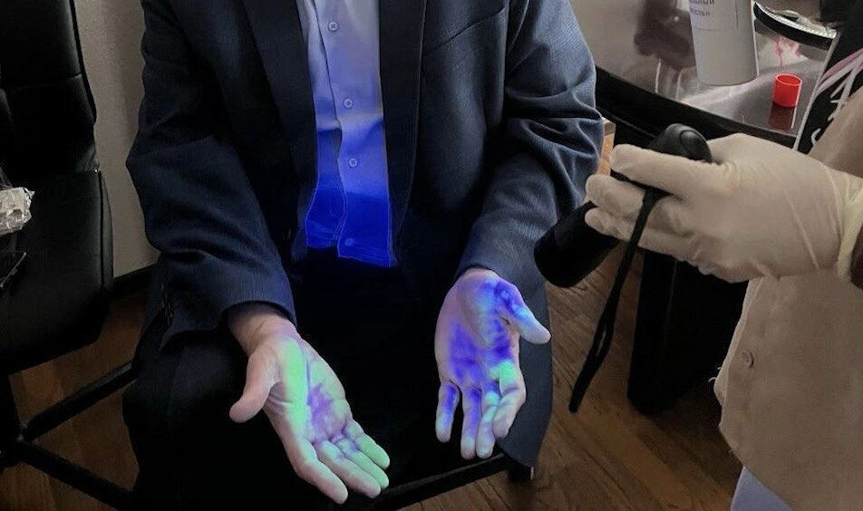 ФСБ задержала начальника военного представительства Минобороны за взятку - tvspb.ru