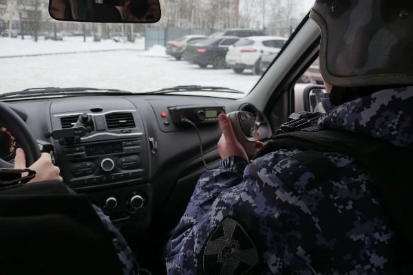 Налетчика на магазин во фрунзенском районе задержали по «горячим следам» - tvspb.ru