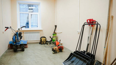 Евгений Разумишкин проверил условия труда коммунальных служб Петродворцового района