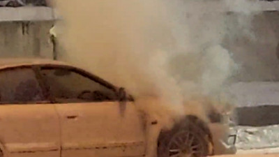 На набережной Малой Невки загорелась машина