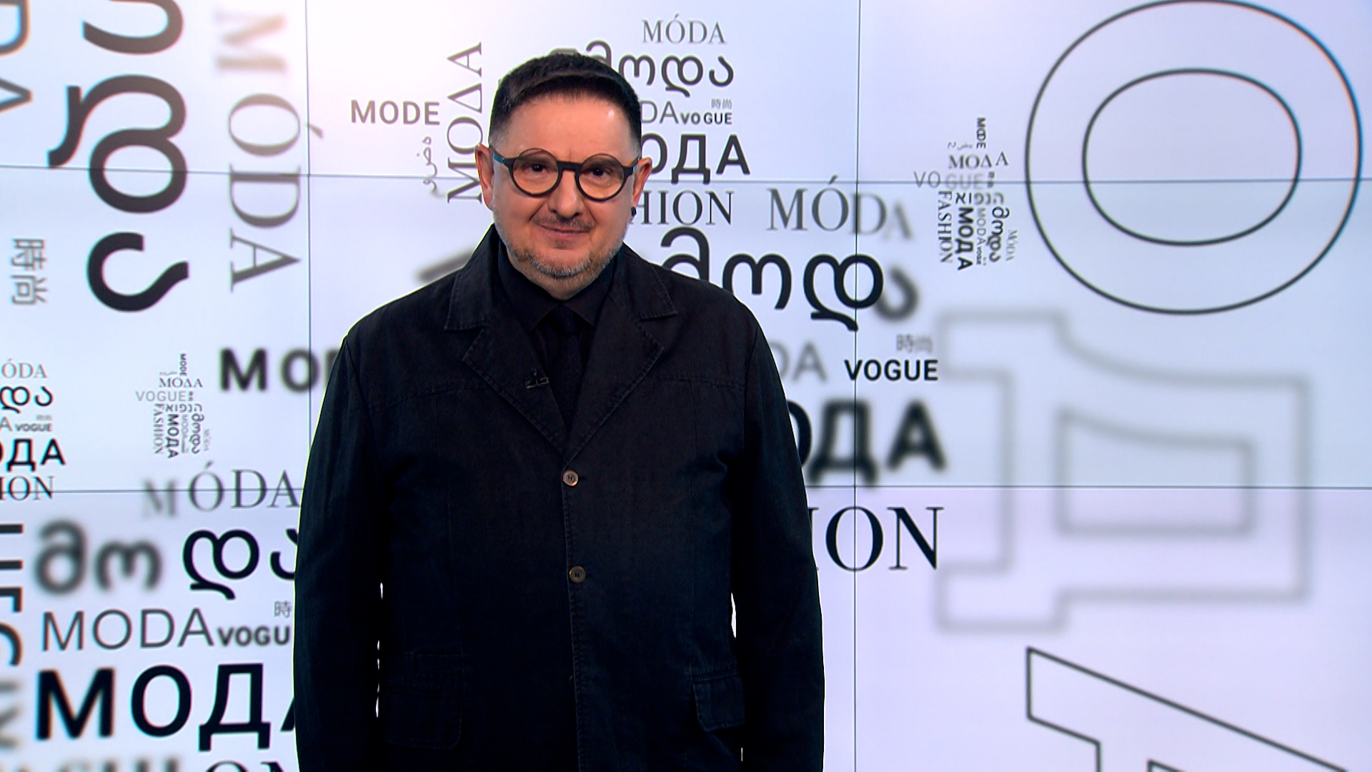 Акцент на плечи: модные тенденции и выразительные силуэты в новых коллекциях ведущих дизайнеров