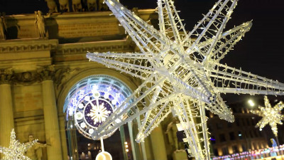 Северная столица продолжает радовать новогодней атмосферой даже после праздников