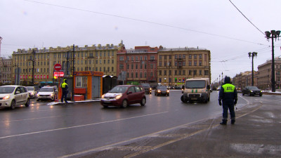 По мнению Александра Бельского, платный въезд машин в центр Петербурга в перспективе неизбежен