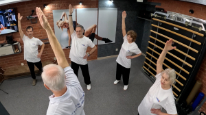 Зарядка для людей «серебряного» возраста. Развиваем гибкость