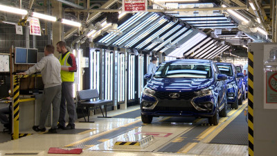 «Автозавод Санкт-Петербург» возобновил сборку автомобилей Lada Iskra после новогодних каникул