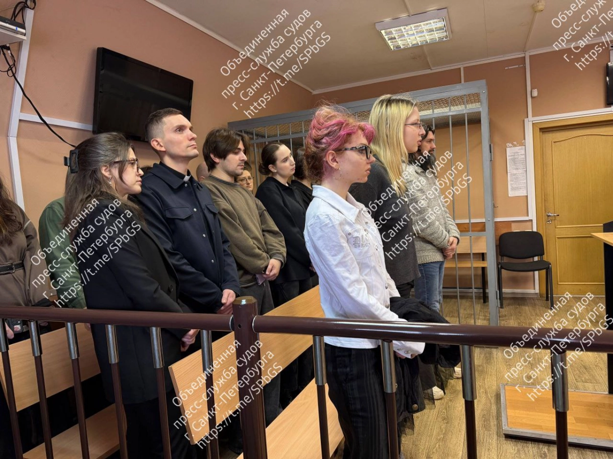 Суд вынес приговор за шибари-фотосессию на Большеохтинском кладбище - tvspb.ru