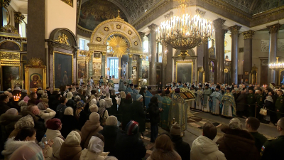 Как православная молодёжь Петербурга отмечает праздник Сретения Господня