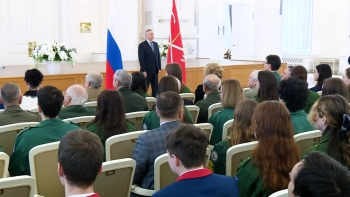 В Смольном чествовали студотряды: участников молодежных движений поздравил Александр Беглов