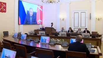 В Петербурге планируют ввести единовременную выплату в 200 тысяч рублей для студентов при рождении ребёнка