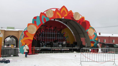 Скоморохи, хороводы и угощения: в Петропавловской крепости готовятся встречать Масленицу