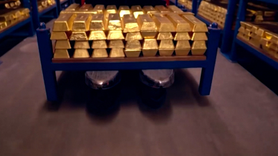 Парламент Петербурга поддержал законопроект, который позволит городу открывать резервные фонды в золоте