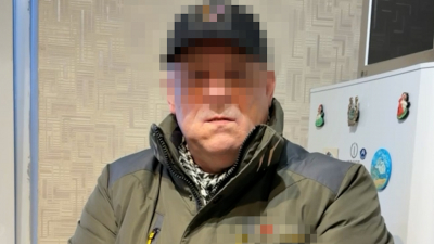 Весы, упаковка и более 80 граммов «запрещенки»: в Петербурге задержали 60-летнего рецидивиста