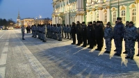 На Дворцовой площади прошел гарнизонный смотр личного состава полиции и Росгвардии