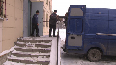 Тонну гуманитарной помощи передали активисты Народного фронта Санкт-Петербурга в детский приют «Кораблик»