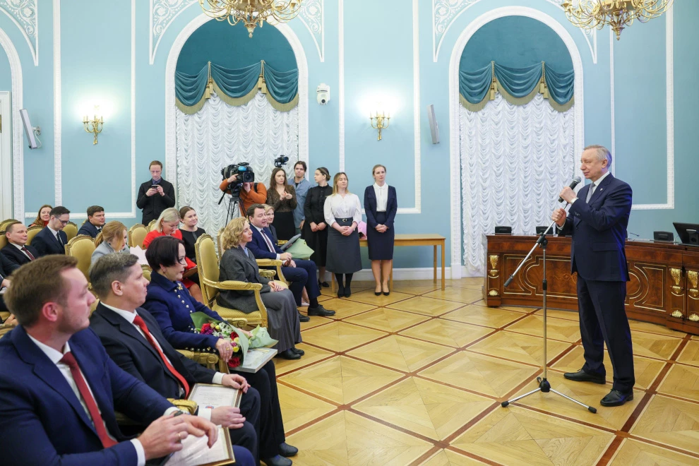 Александр Беглов вручил дипломы выпускникам седьмого потока Губернаторской программы подготовки резерва управленческих кадров - tvspb.ru