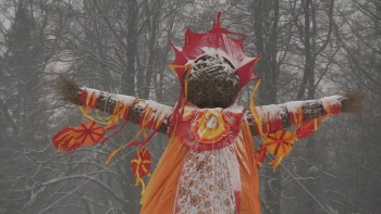 Широкая Масленица на Елагином: Как петербуржцы провожают зиму