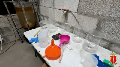 Тайная нарколаборатория в Ломоносовском районе: что нашли силовики при обыске