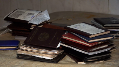 Сенной рынок, хостел, взятка ГАИ и сотня иностранцев: как прошел миграционный рейд в Адмиралтейском районе