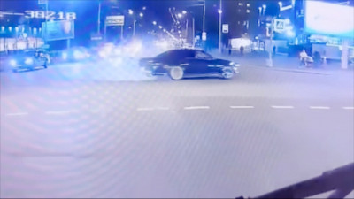 В Петербурге задержали водителя за дрифт на оживленном перекрестке