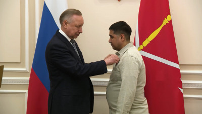 В Петербурге с разницей в несколько дней спасли детей, падавших с высоты