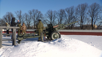 Полуденный выстрел из пушки Петропавловской крепости посвятили предстоящей годовщине вывода советских войск из Афганистана