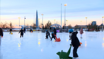 Воспитанники детского дома №15 Фрунзенского района посетили «Каток у флагштока»