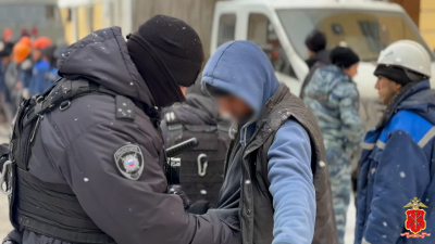 Полиция провела рейд на стройке в Адмиралтейском районе