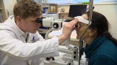 В Городской многопрофильной больнице №2 восстановили зрение 10 тыс. пациентов серебряного возраста