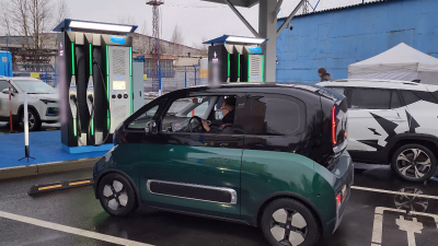 Быстрые зарядки для электромобилей появились во всех районах Петербурга