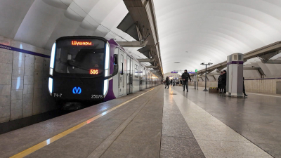 Фиолетовый «Балтиец» впервые вышел на пятую линию метро: пассажиры оценили обновления